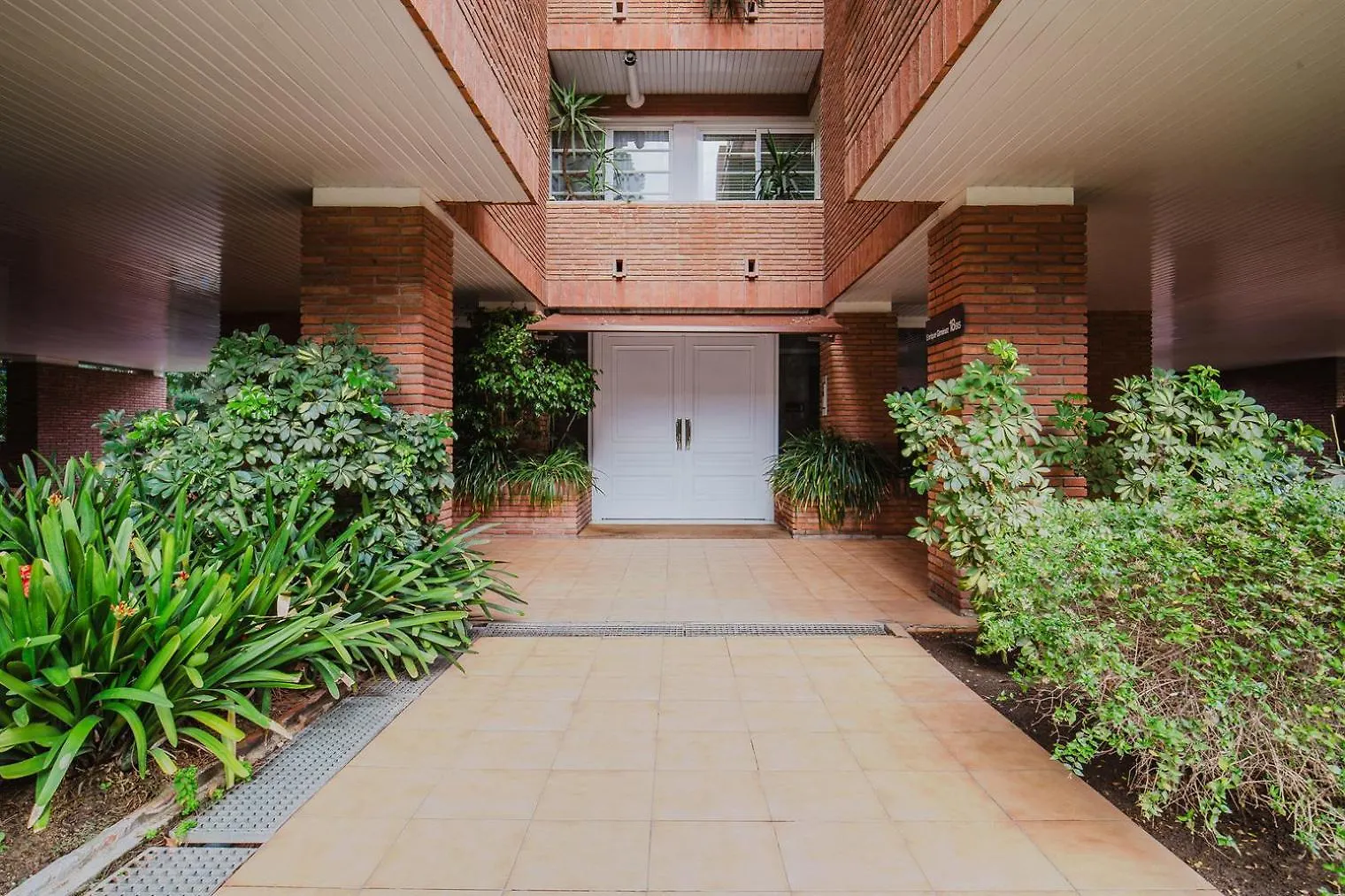 바르셀로나 Blueground Pedralbes Pool Garden Ac Bcn-175 아파트 스페인