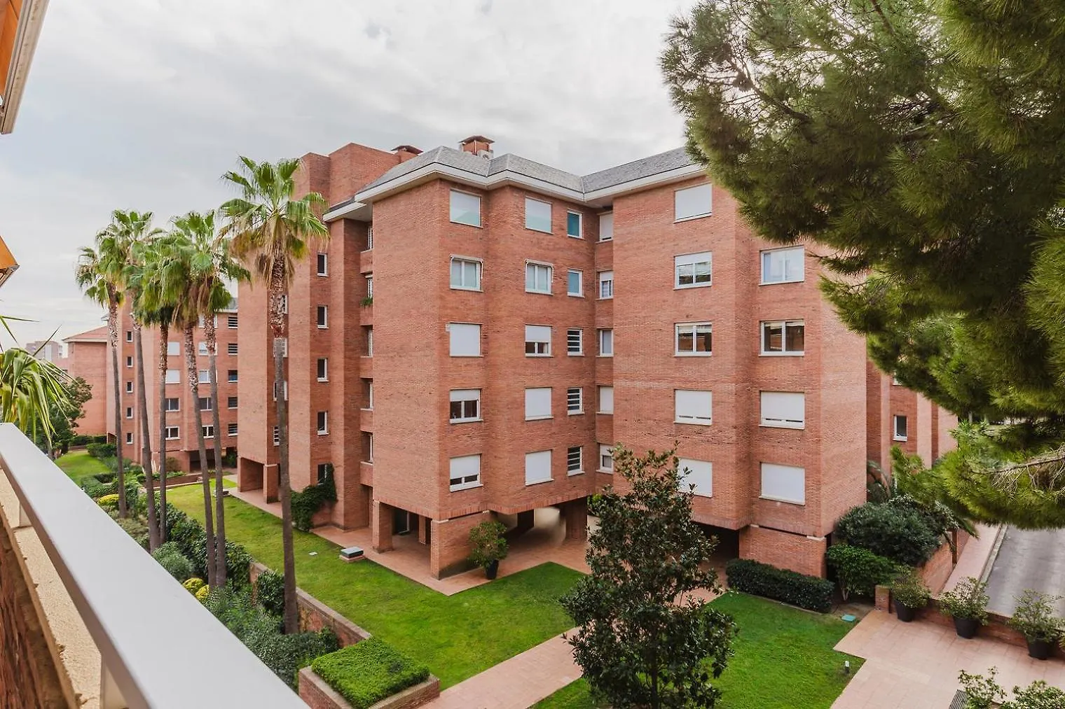 바르셀로나 Blueground Pedralbes Pool Garden Ac Bcn-175 아파트 스페인
